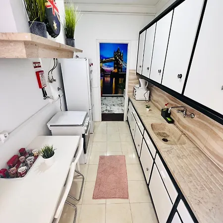 Spacious Flat In Lisbon, For Tourists Appartement *