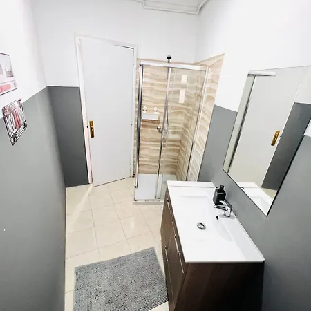 Daire Spacious Flat In Lisbon, For Tourists *